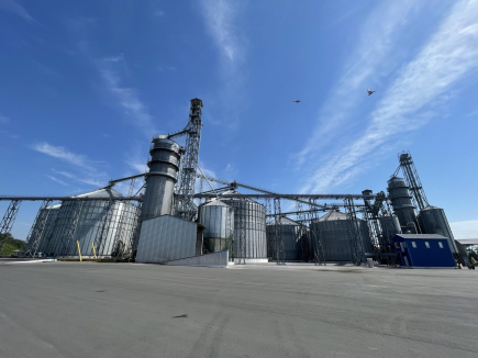 Elevator 120 thousand tons